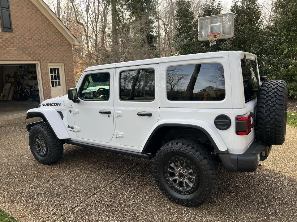 2022 Jeep JL Wrangler - Image 14 of 31