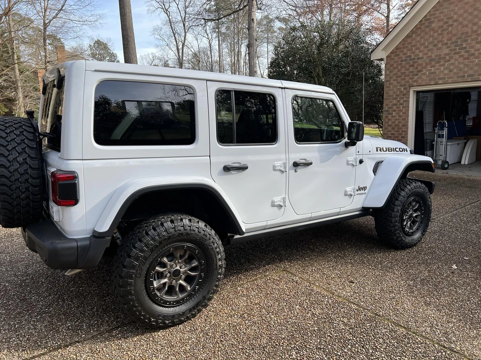 2022 Jeep JL Wrangler - Image 10 of 31