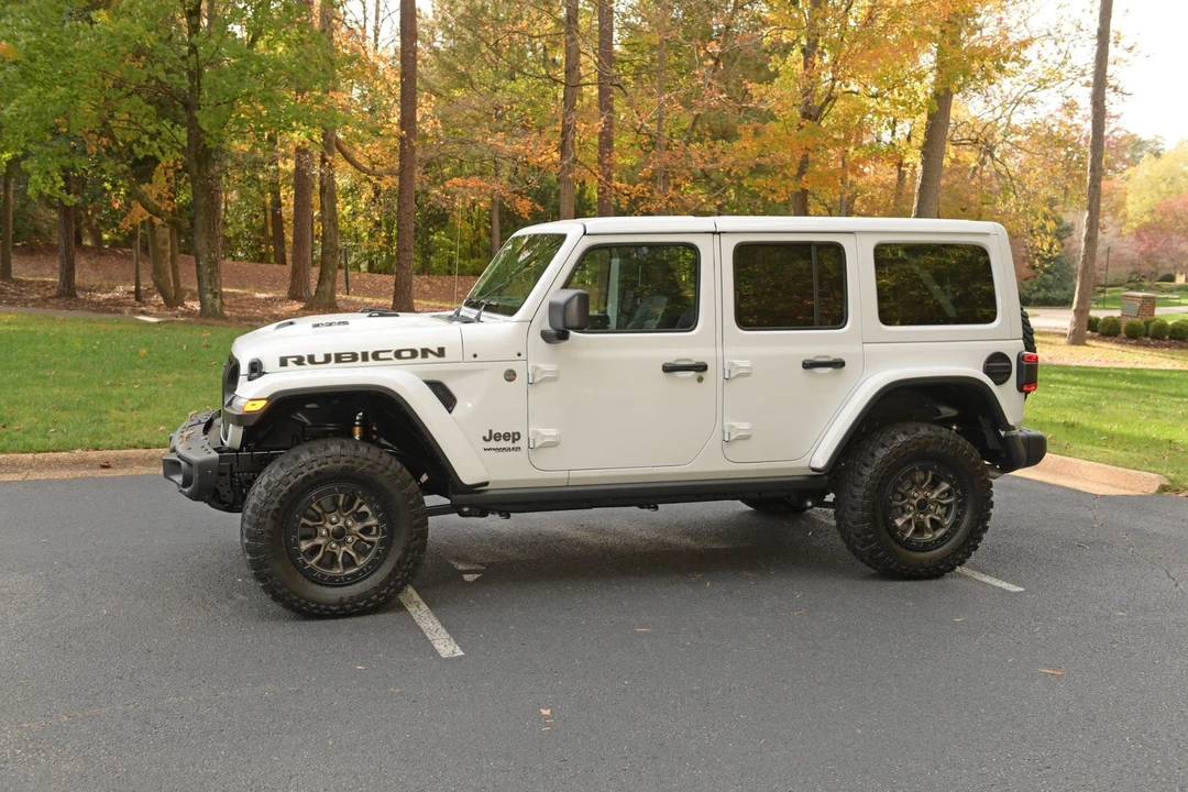 2022 Jeep JL Wrangler - Image 2 of 31