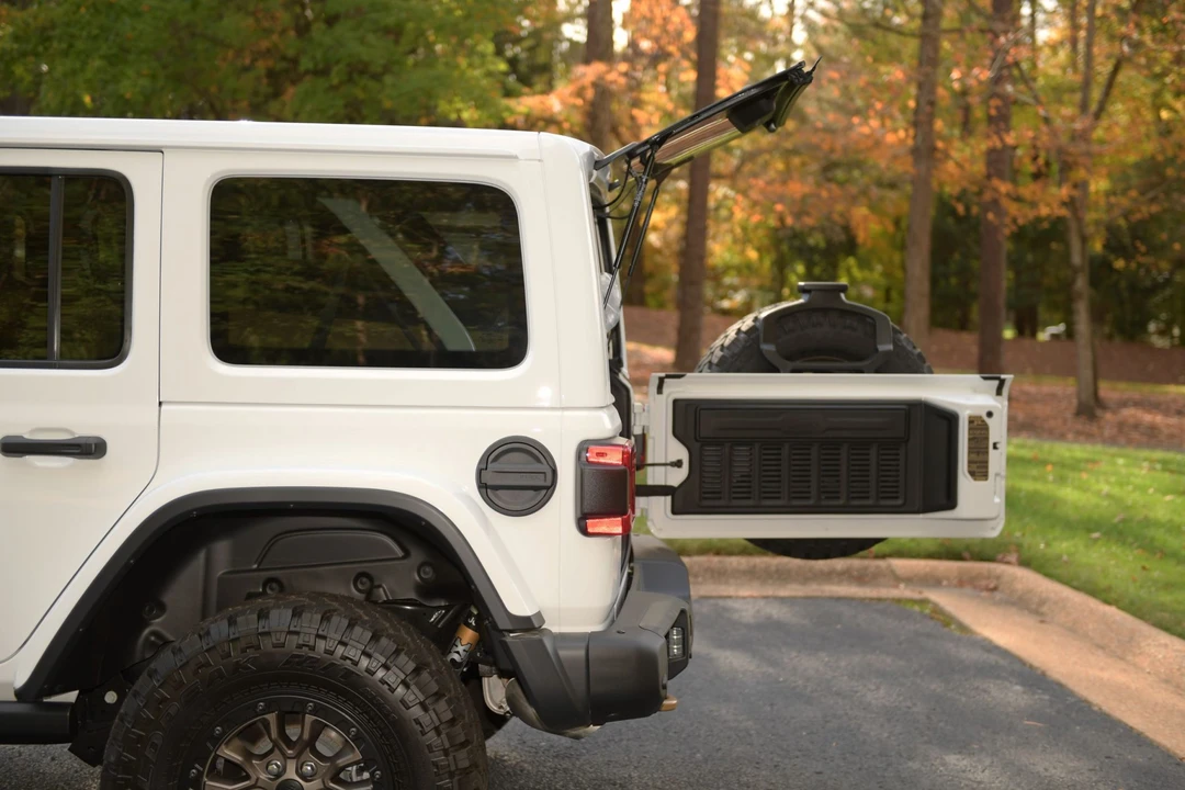 2022 Jeep JL Wrangler - Image 18 of 31