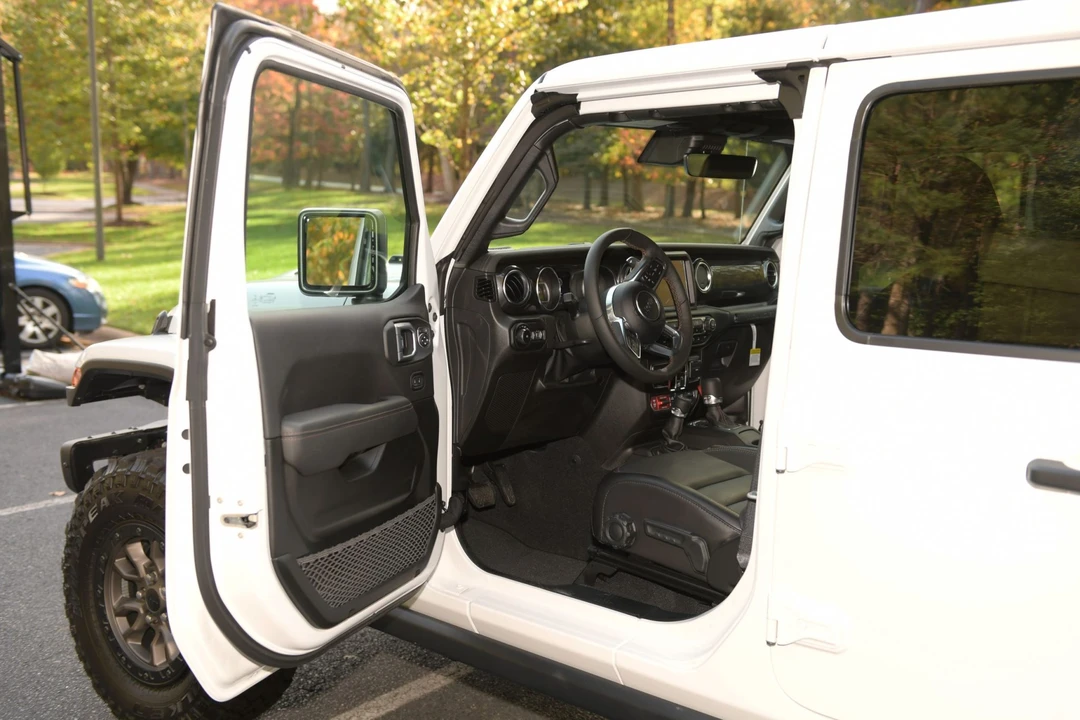 2022 Jeep JL Wrangler - Image 28 of 31