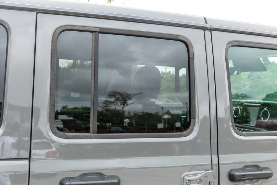 2022 Jeep JL Wrangler - Image 27 of 31