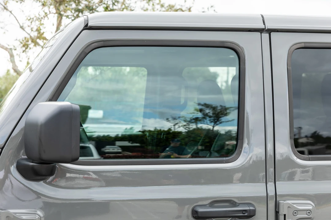 2022 Jeep JL Wrangler - Image 25 of 31