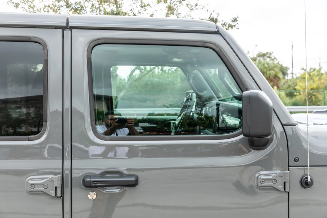 2022 Jeep JL Wrangler - Image 26 of 31