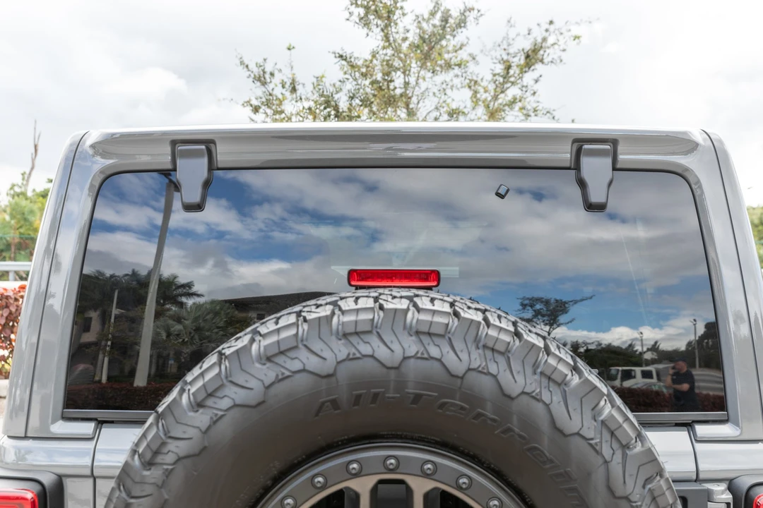 2022 Jeep JL Wrangler - Image 24 of 31