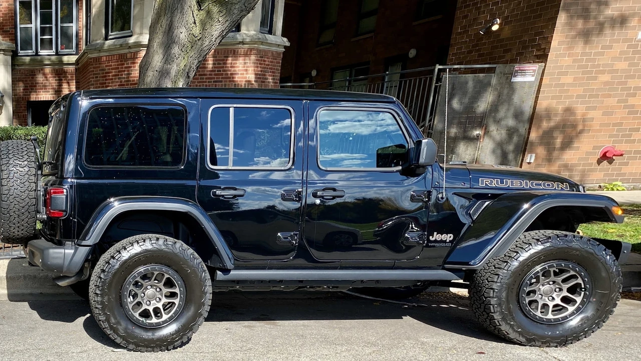 2022 Jeep JL Wrangler - Image 2 of 9