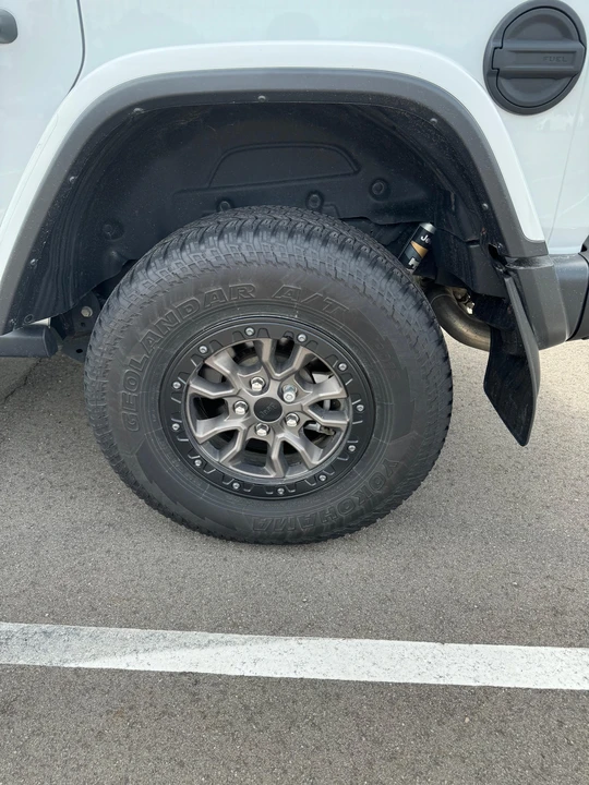 2022 Jeep JL Wrangler - Image 18 of 31