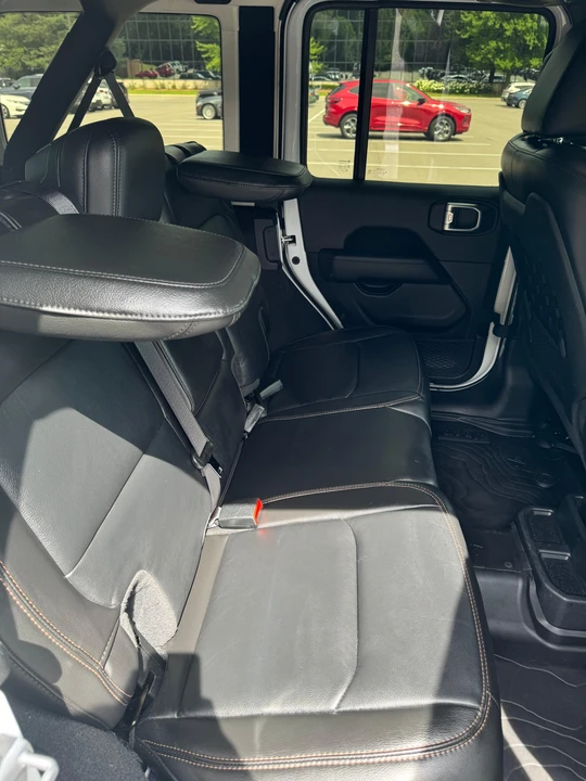2022 Jeep JL Wrangler - Image 30 of 31