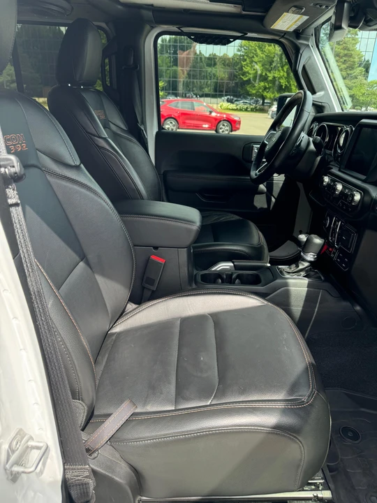 2022 Jeep JL Wrangler - Image 26 of 31