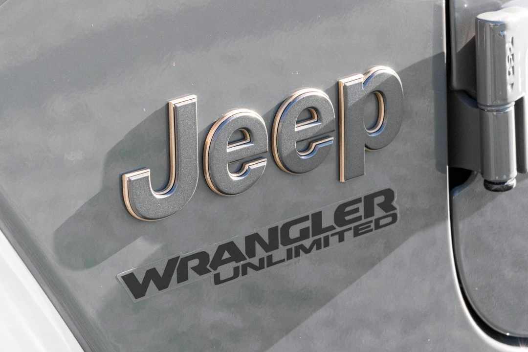 2022 Jeep JL Wrangler - Image 24 of 31