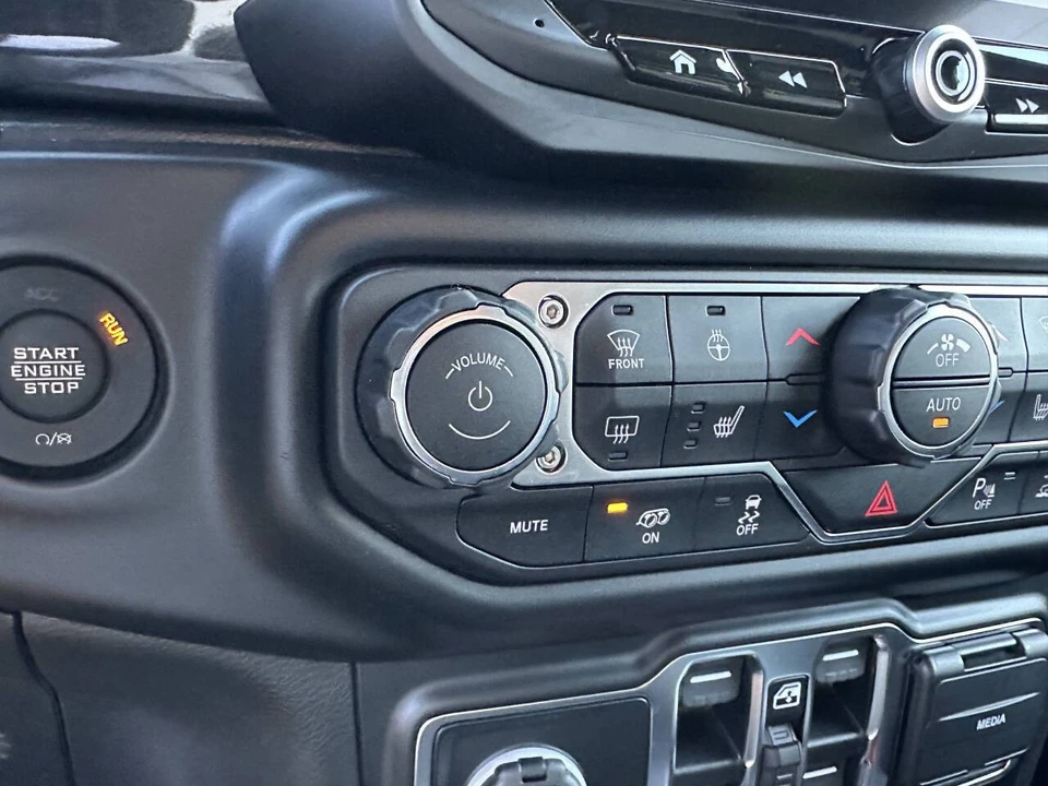 2022 Jeep - Image 28 of 31
