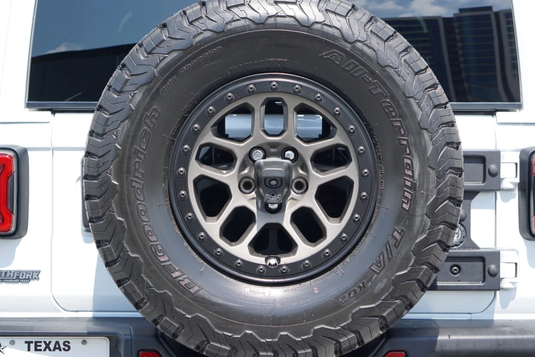 2022 Jeep JL Wrangler - Image 12 of 31