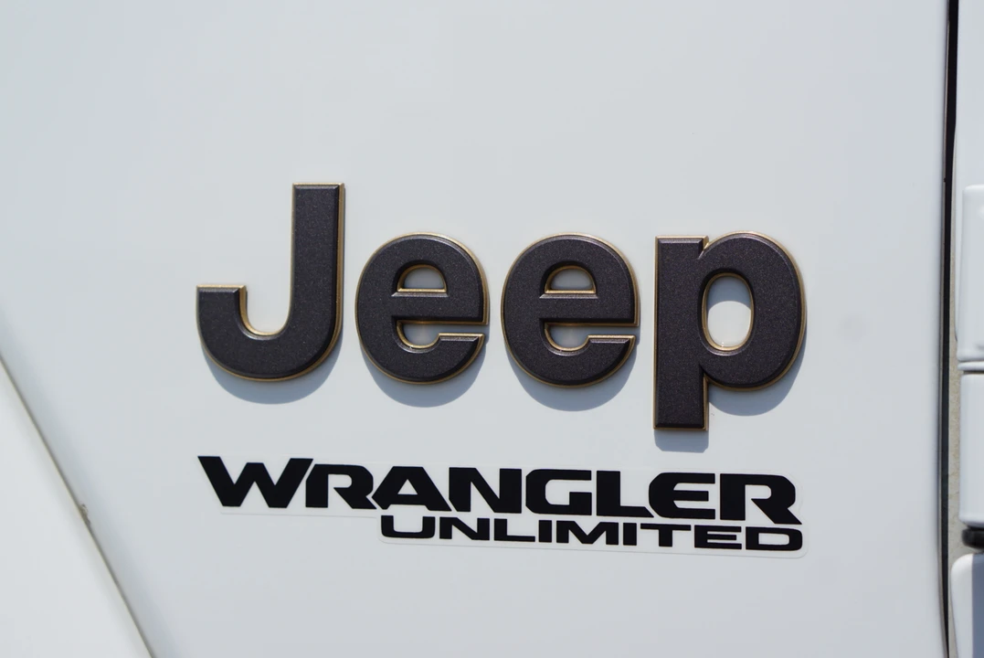 2022 Jeep JL Wrangler - Image 23 of 31