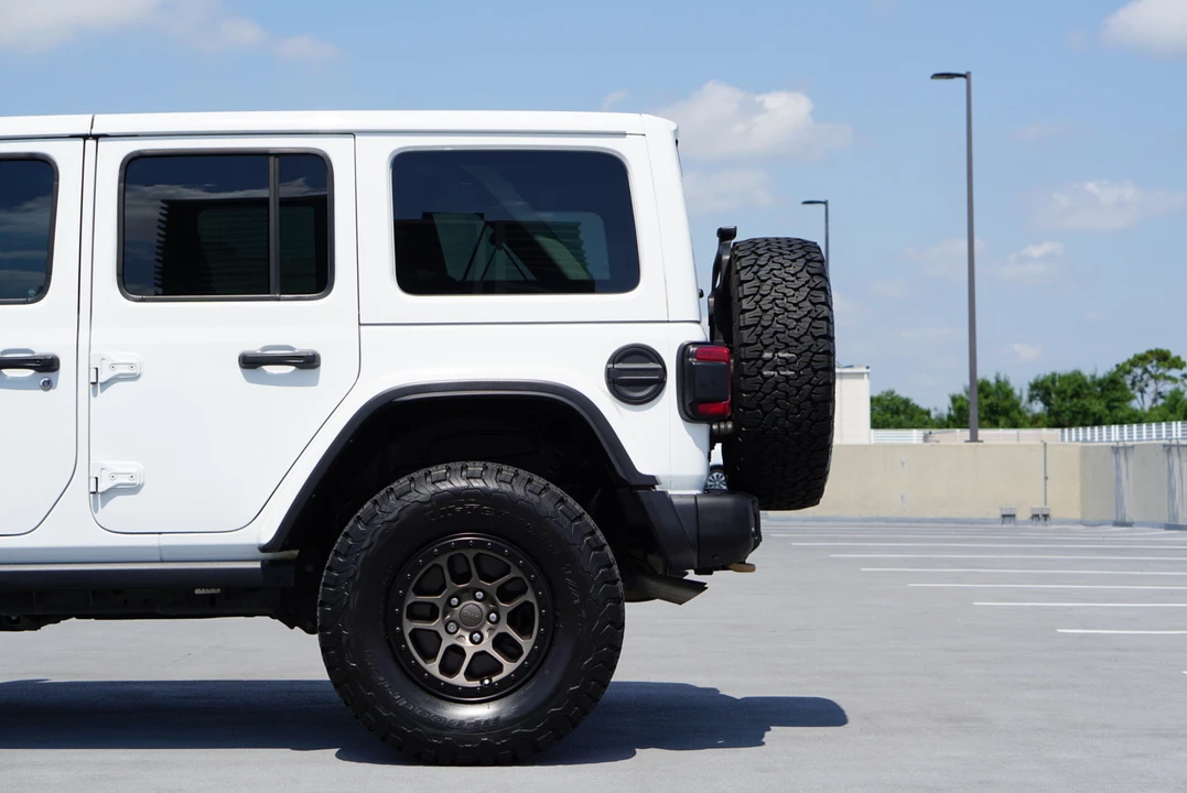 2022 Jeep JL Wrangler - Image 26 of 31