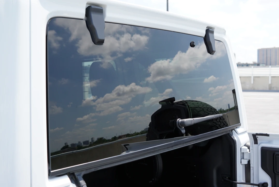 2022 Jeep JL Wrangler - Image 18 of 31