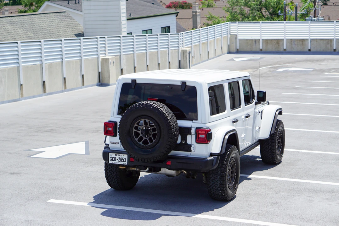 2022 Jeep JL Wrangler - Image 8 of 31