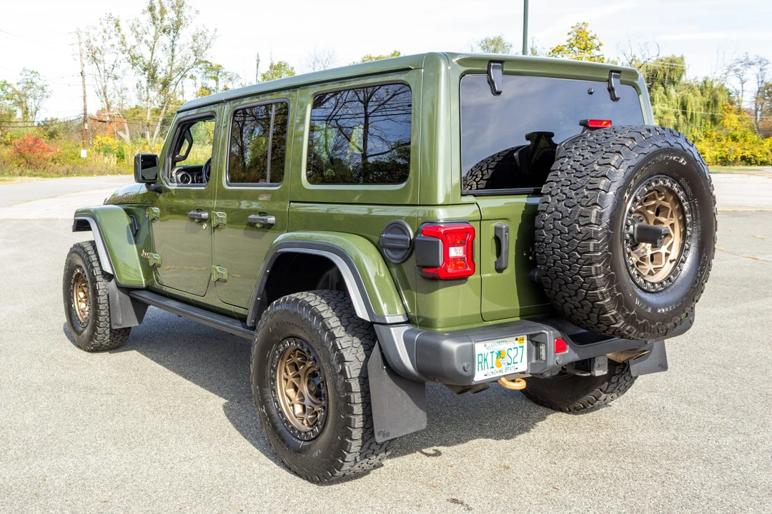 2022 Jeep JL Wrangler - Image 16 of 31