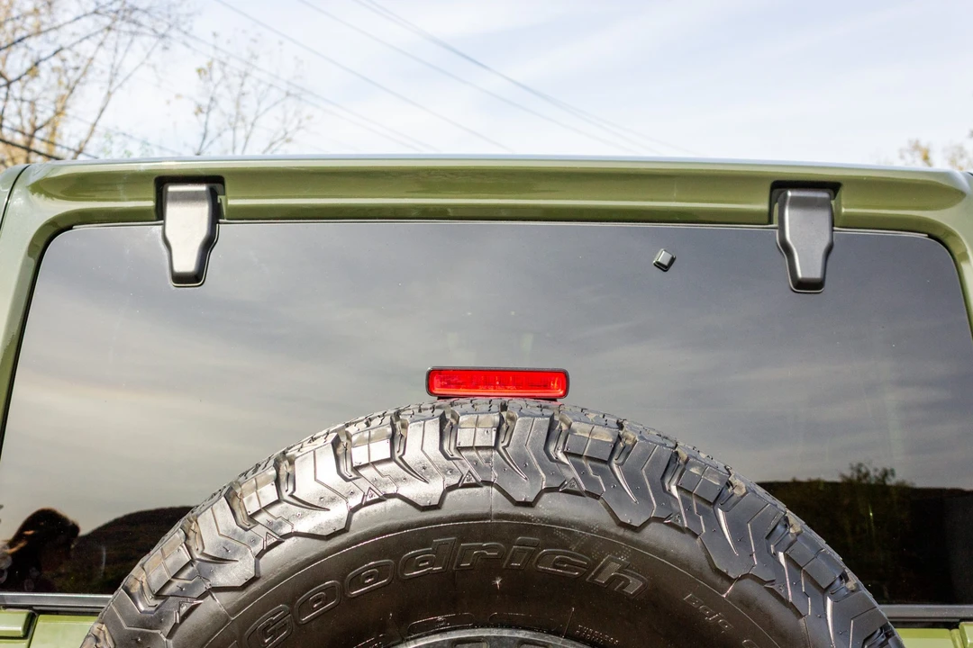 2022 Jeep JL Wrangler - Image 30 of 31