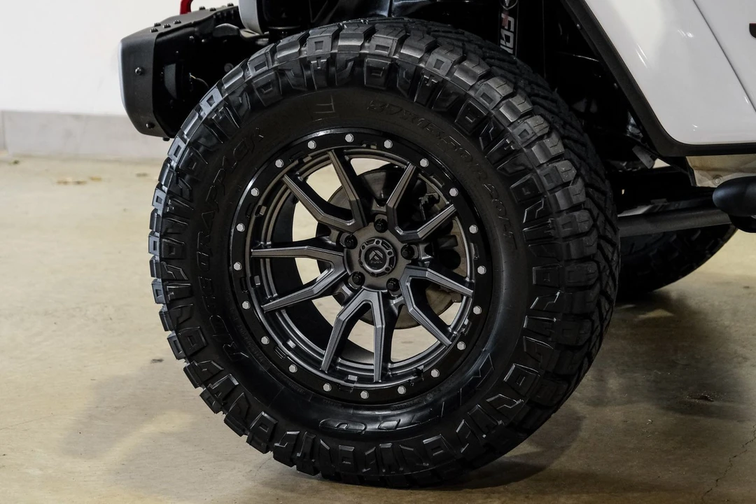 2022 Jeep JL Wrangler - Image 9 of 12