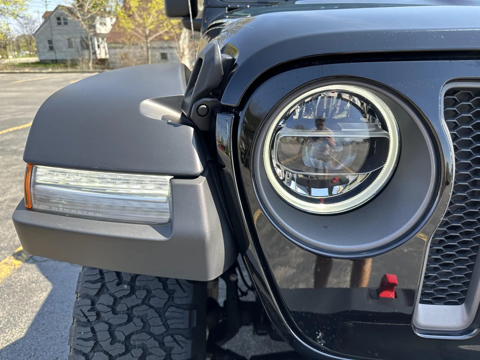 2022 Jeep JL Wrangler - Image 17 of 31