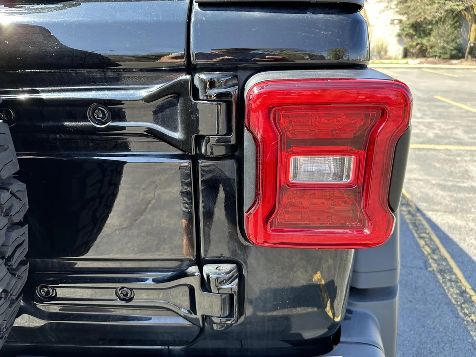 2022 Jeep JL Wrangler - Image 30 of 31