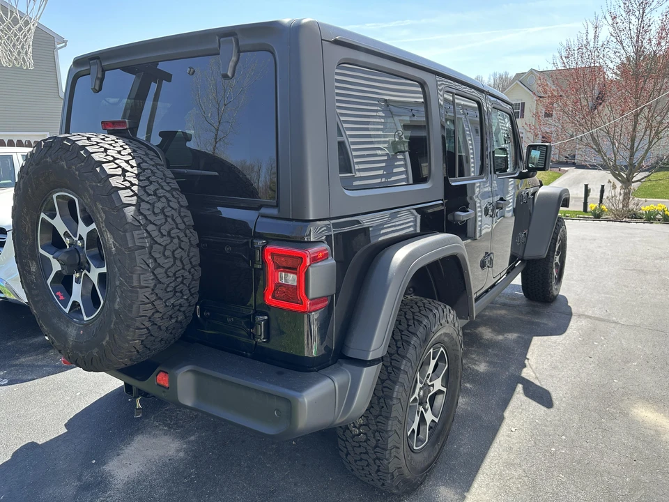 2022 Jeep JL Wrangler - Image 13 of 31