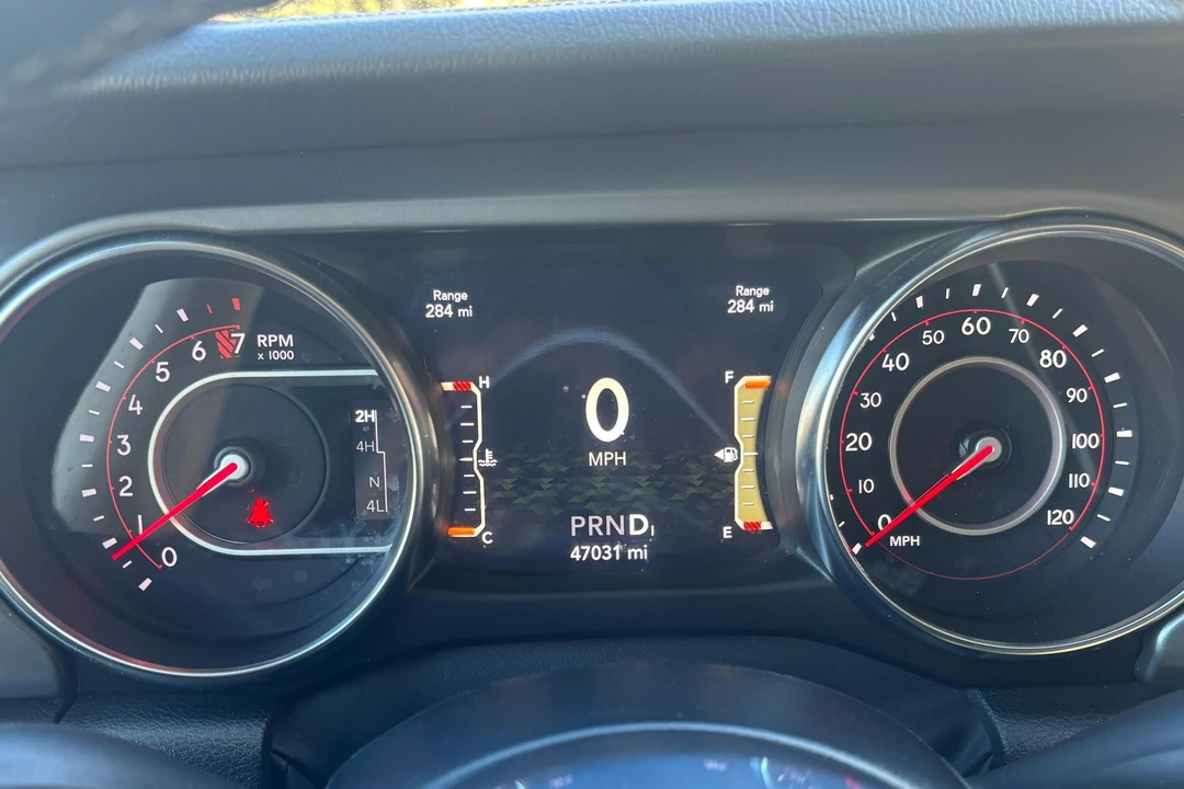 2022 Jeep JL Wrangler - Image 26 of 31