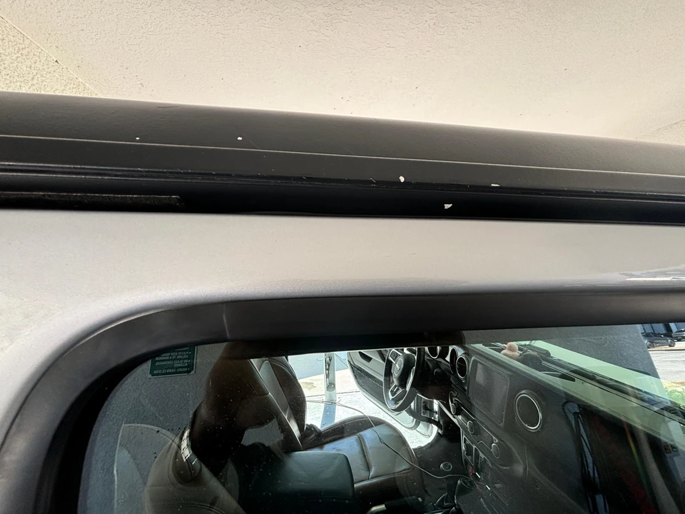 2022 Jeep JL Wrangler - Image 18 of 31