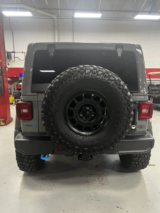 2022 Jeep JL Wrangler - Image 3 of 4