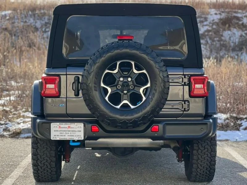 2022 Jeep JL Wrangler - Image 9 of 12