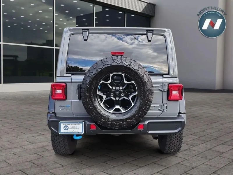 2022 Jeep JL Wrangler - Image 5 of 12