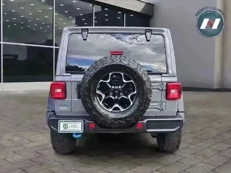 2022 Jeep JL Wrangler - Image 4 of 12