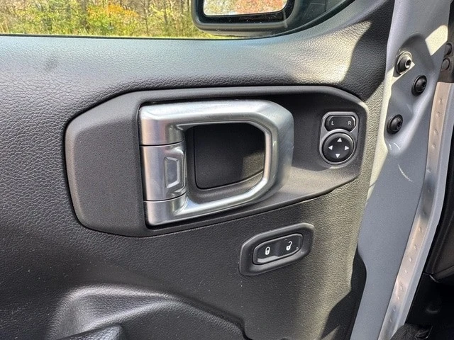 2022 Jeep JL Wrangler - Image 12 of 12