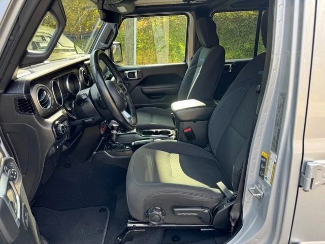 2022 Jeep JL Wrangler - Image 11 of 12