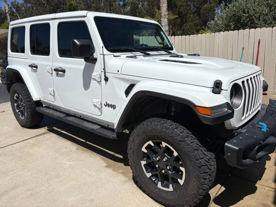 2022 Jeep JL Wrangler - Image 2 of 5