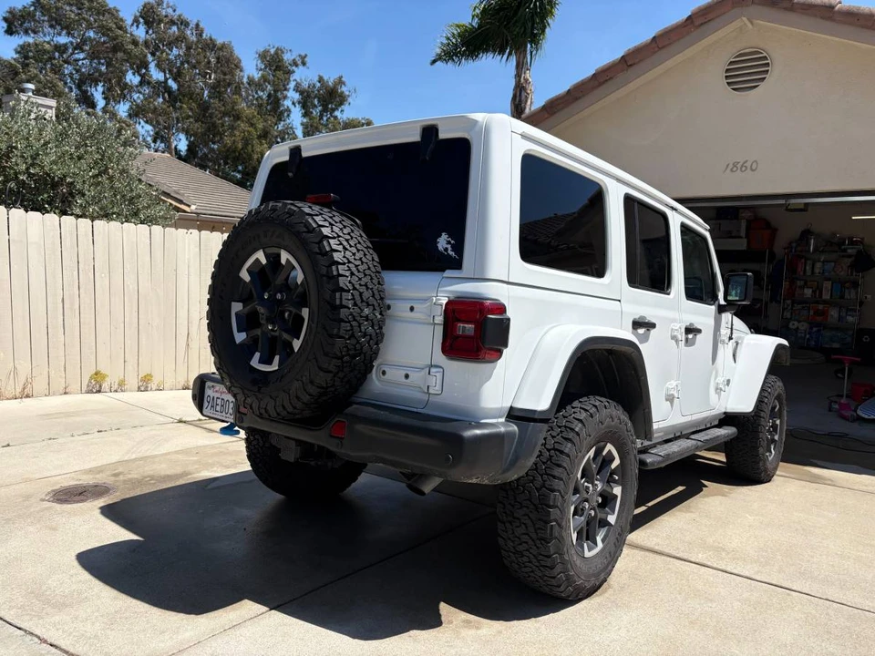 2022 Jeep JL Wrangler - Image 3 of 5