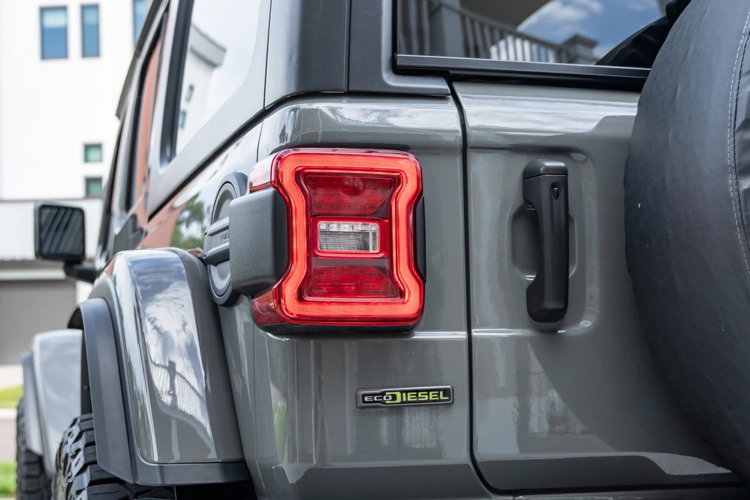 2022 Jeep JL Wrangler - Image 13 of 31