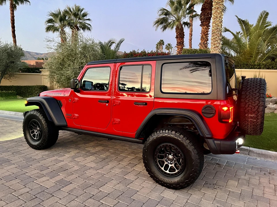 2022 Jeep JL Wrangler - Image 10 of 31