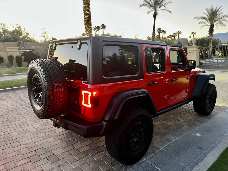 2022 Jeep JL Wrangler - Image 17 of 31