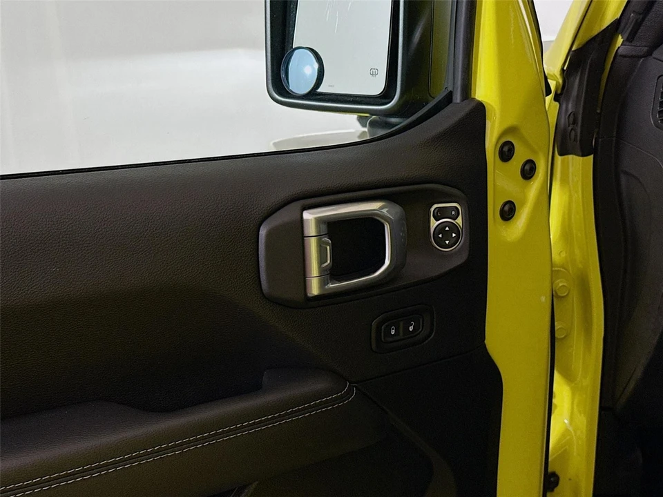 2022 Jeep JL Wrangler - Image 16 of 21