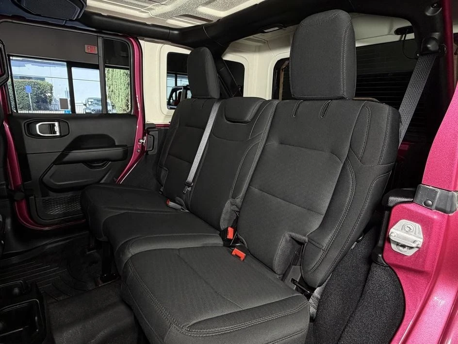 2022 Jeep JL Wrangler - Image 23 of 31