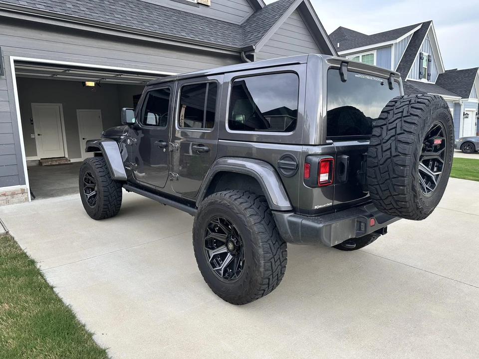 2022 Jeep JL Wrangler - Image 11 of 31