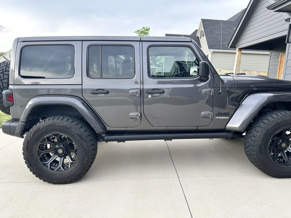 2022 Jeep JL Wrangler - Image 14 of 31