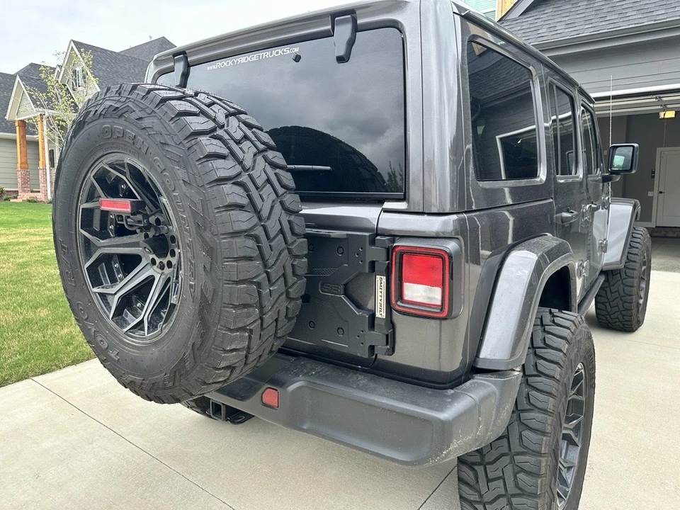 2022 Jeep JL Wrangler - Image 17 of 31