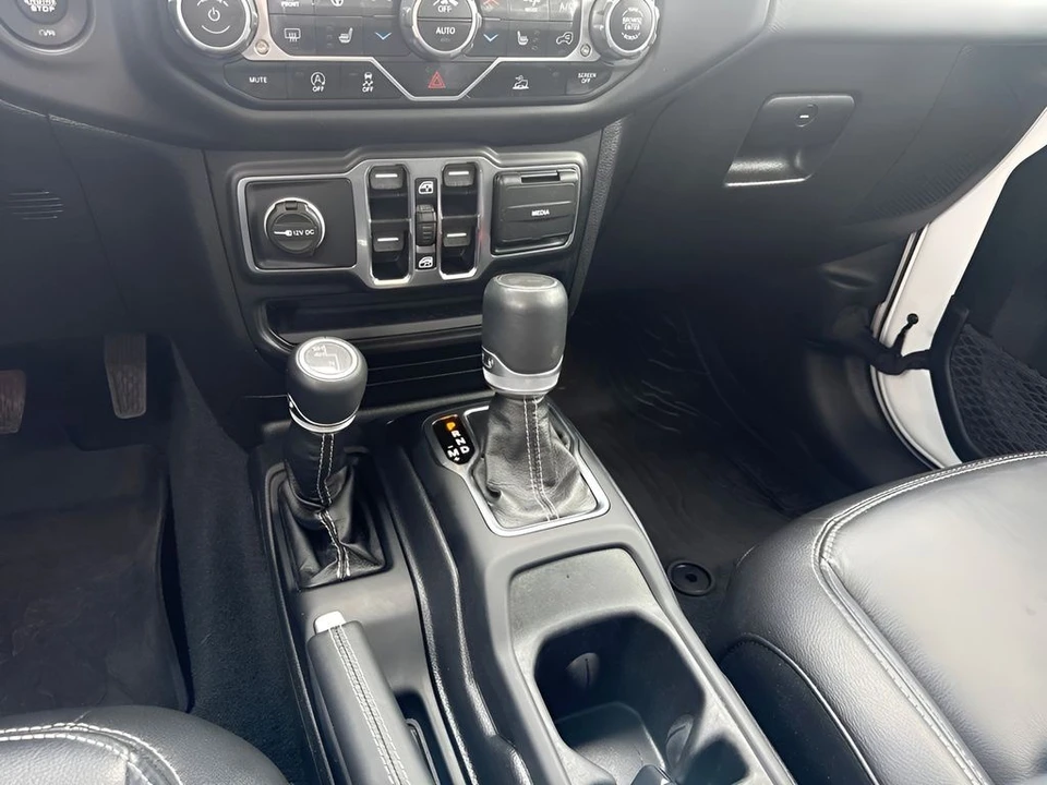 2022 Jeep JL Wrangler - Image 13 of 31
