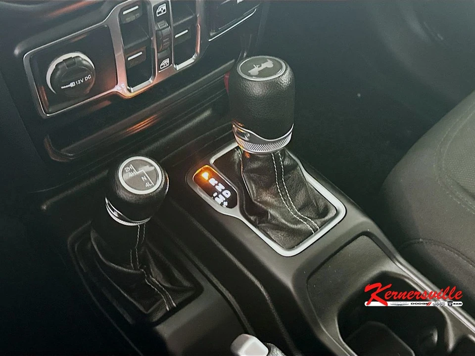 2022 Jeep JL Wrangler - Image 16 of 21