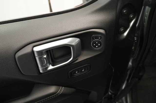 2022 Jeep JL Wrangler - Image 24 of 31
