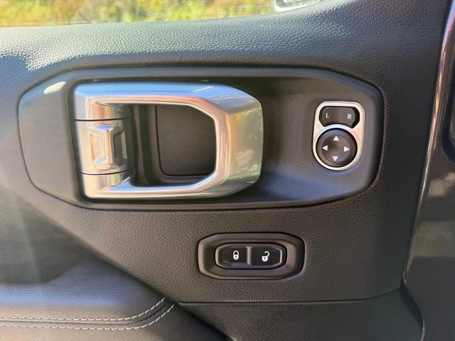 2022 Jeep JL Wrangler - Image 12 of 12