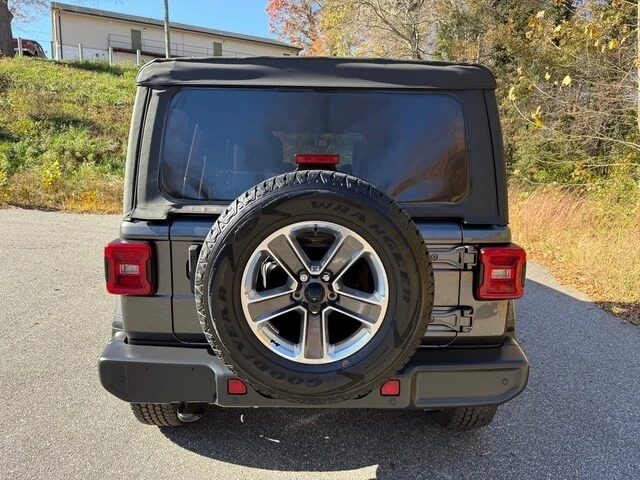 2022 Jeep JL Wrangler - Image 7 of 12