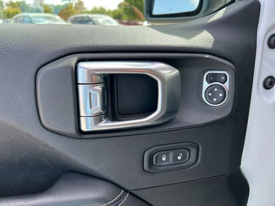 2022 Jeep JL Wrangler - Image 11 of 21
